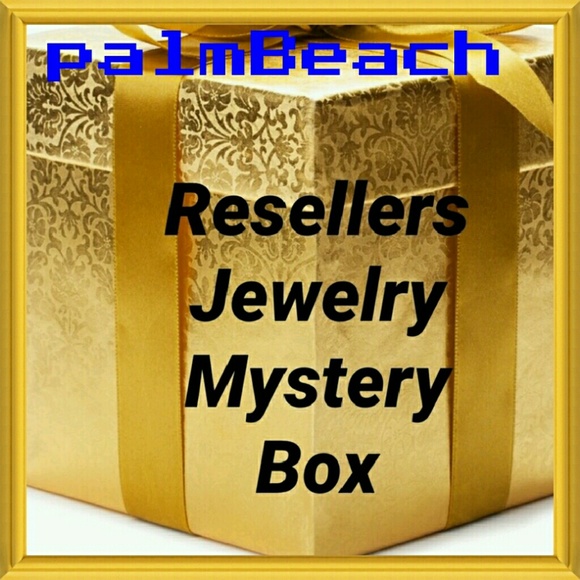 Resell mystery gift box 5 items new - Picture 1 of 1